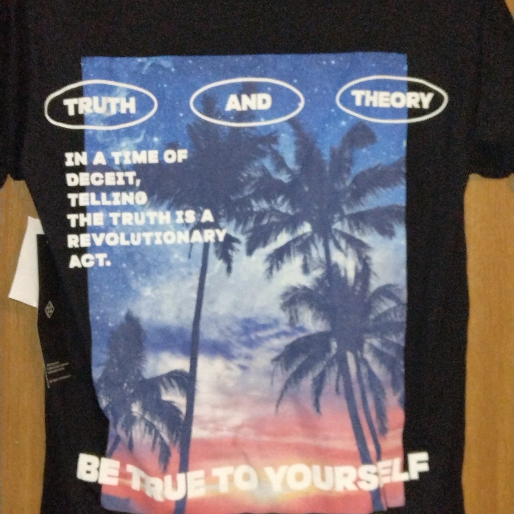 Truth & Theory Graphic T-shirt - Sm